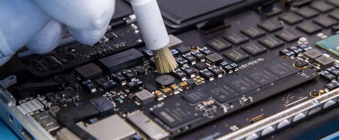 Чистка Apple MacBook от пыли в Ульяновске | Замена термопасты