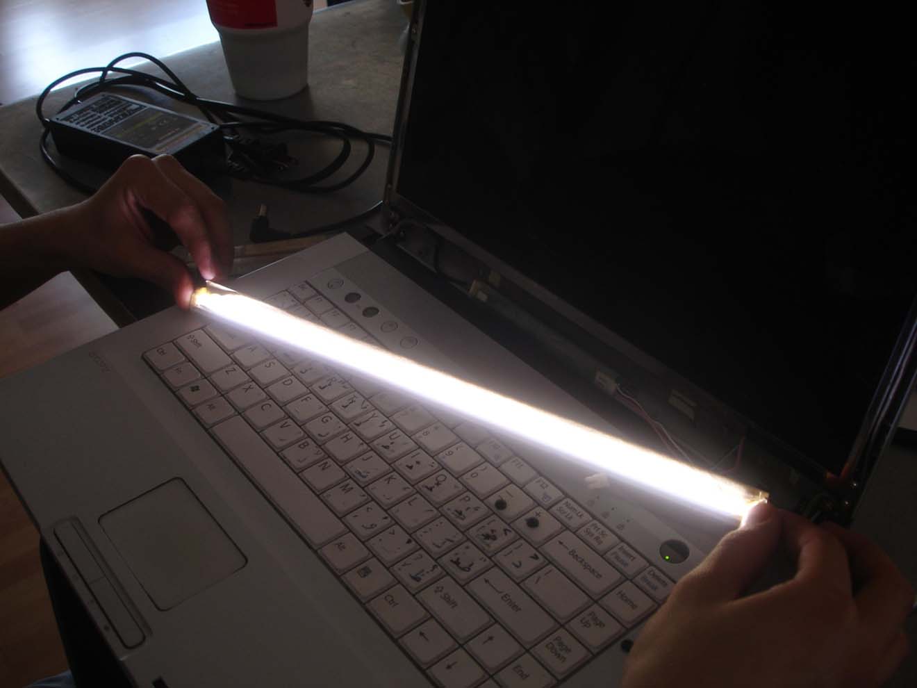Замена и ремонт подсветки экрана ноутбука в Ульяновске